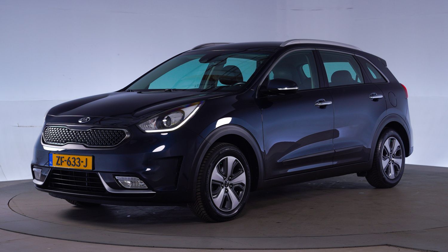 Kia Niro Hatchback 2019 ZF-633-J 1