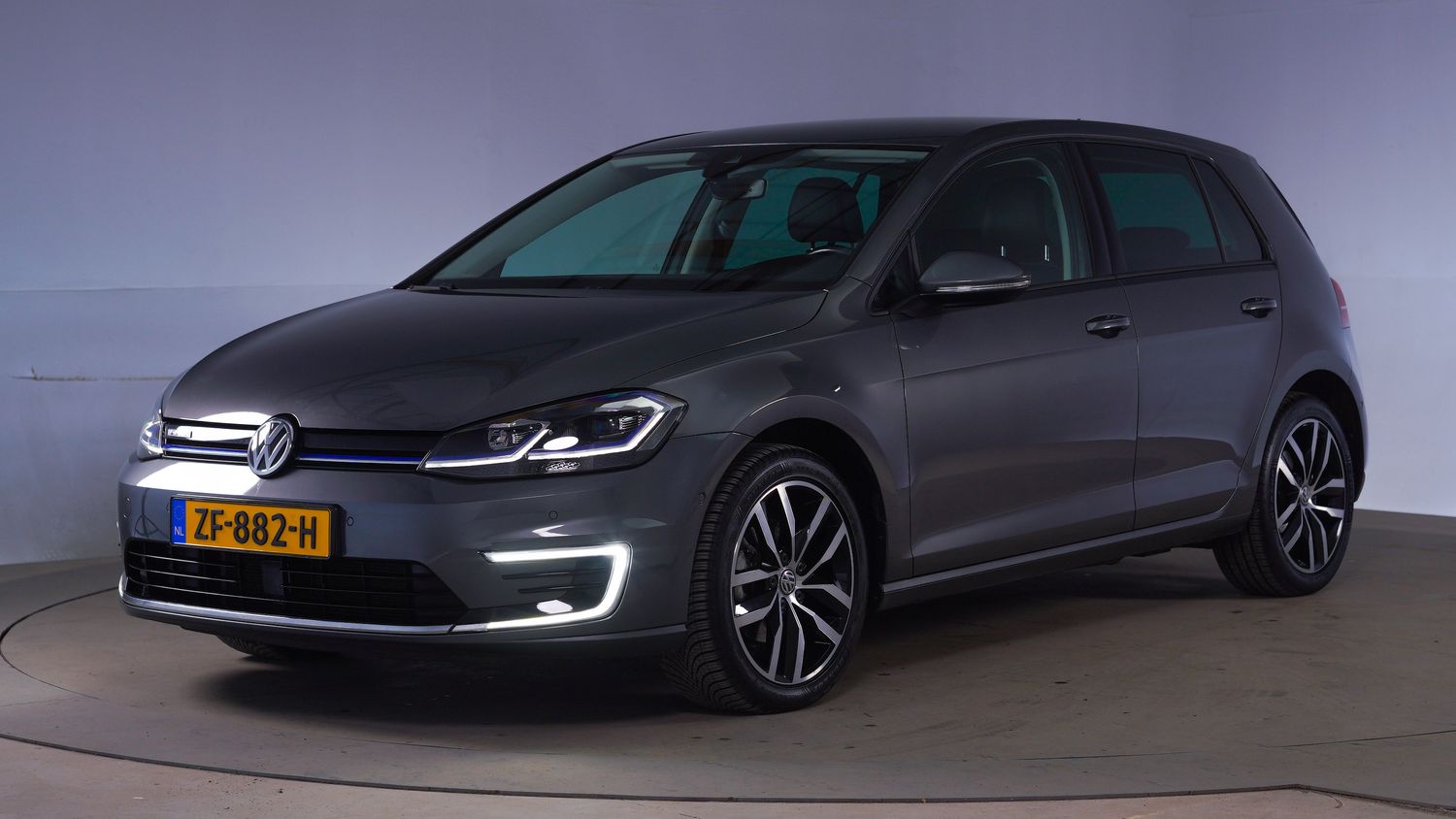 Volkswagen Golf Hatchback 2019 ZF-882-H 1