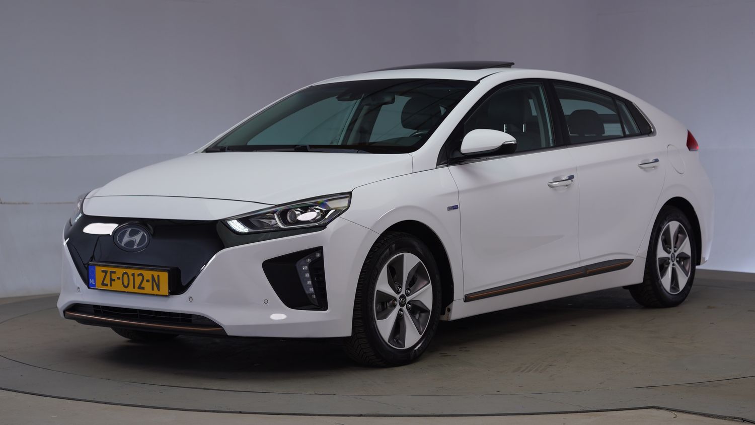 Hyundai Ioniq Hatchback 2019 ZF-012-N 1