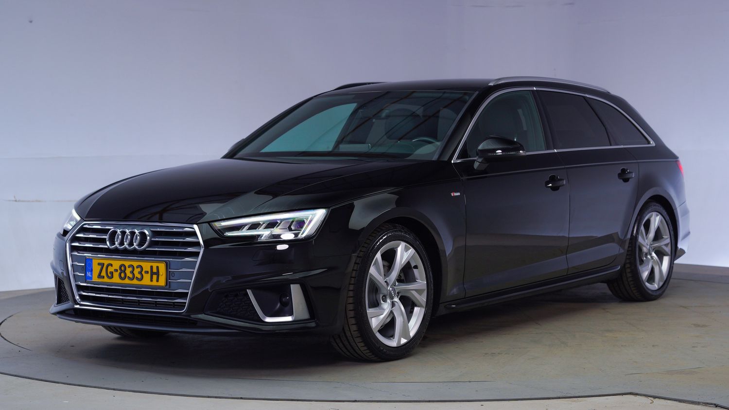 Audi A4 Station 2019 ZG-833-H 1