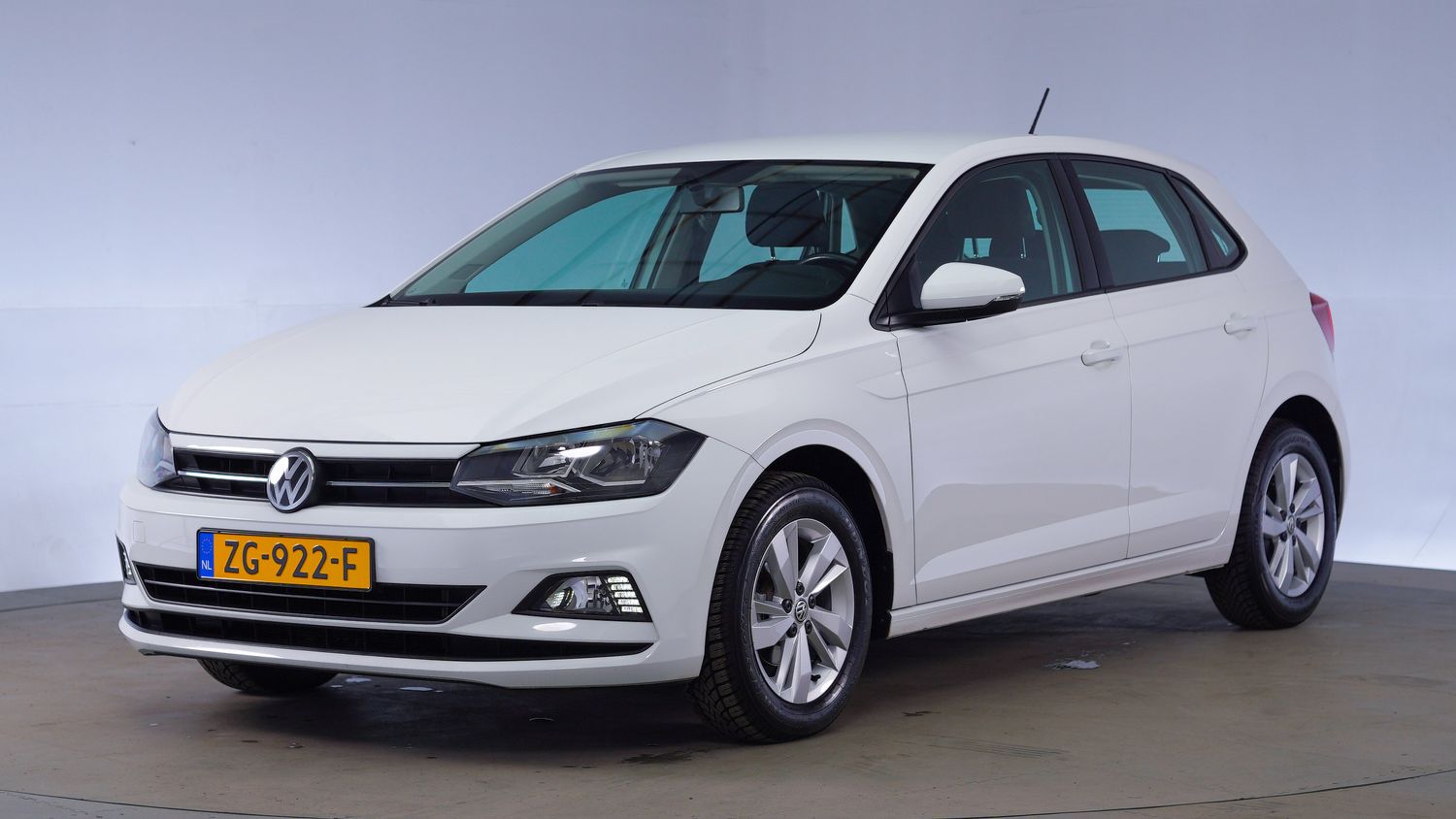 Volkswagen Polo Hatchback 2019 ZG-922-F 1