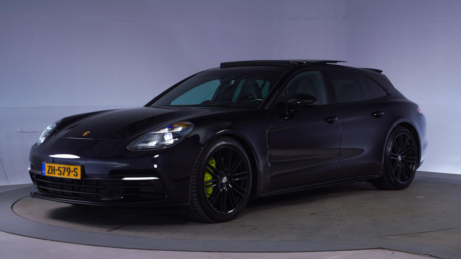 Porsche Panamera Station 2018 ZH-579-S 1