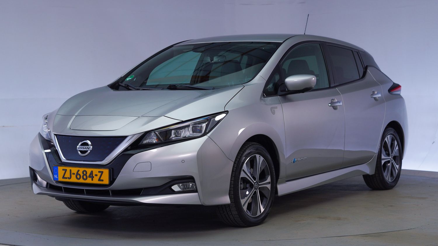 Nissan Leaf Hatchback 2019 ZJ-684-Z 1