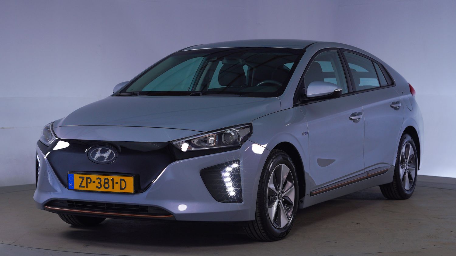 Hyundai Ioniq Hatchback 2019 ZP-381-D 1