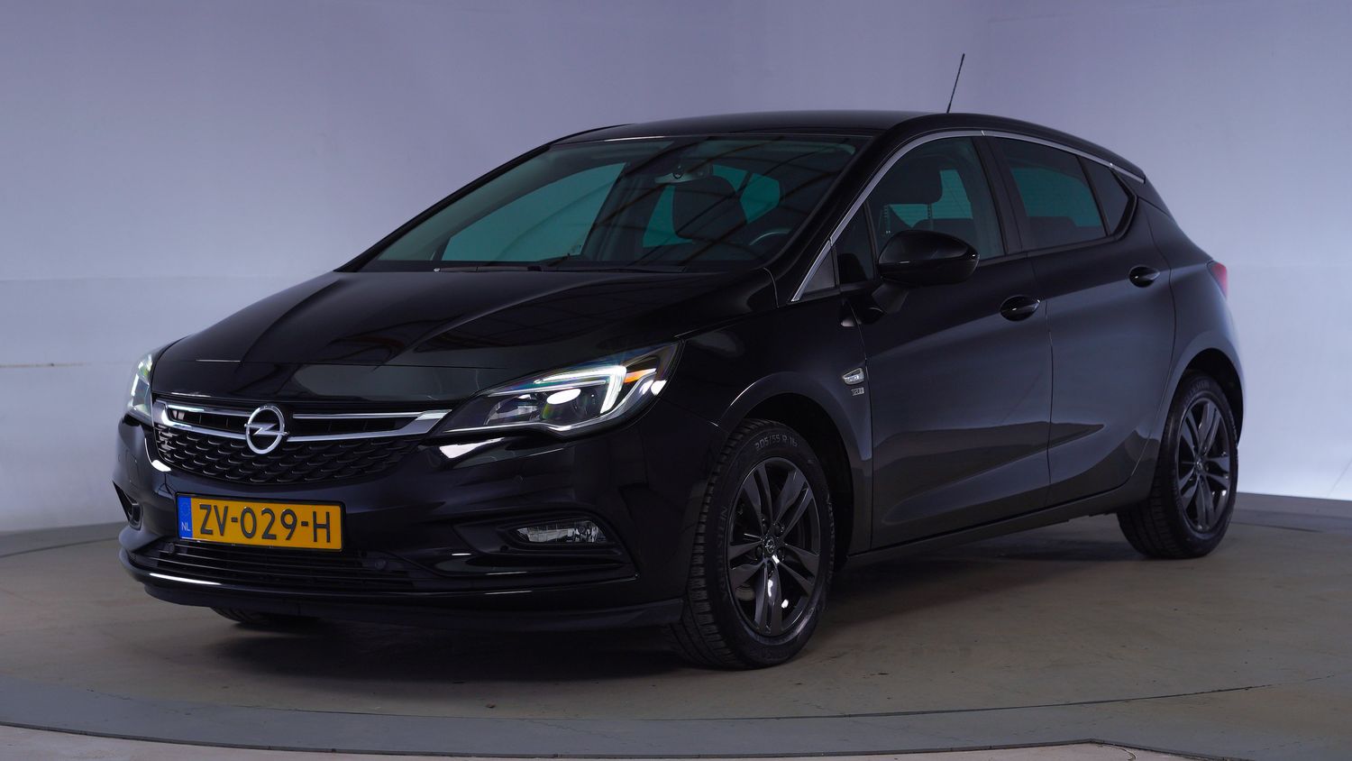 Opel Astra Hatchback 2019 ZV-029-H 1