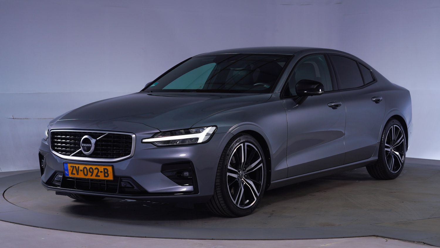 Volvo S60 Sedan 2019 ZV-092-B 1